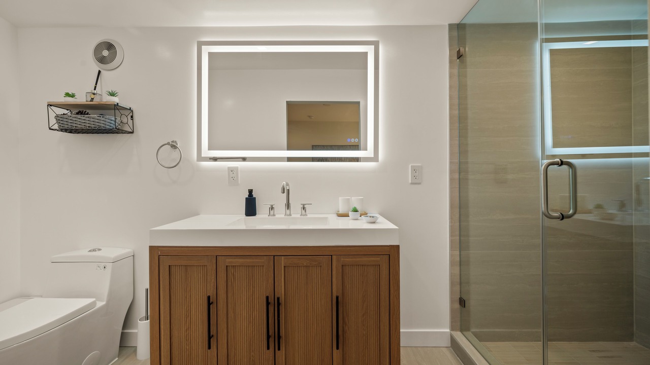 Photo of Bathroom in Woodland Hills