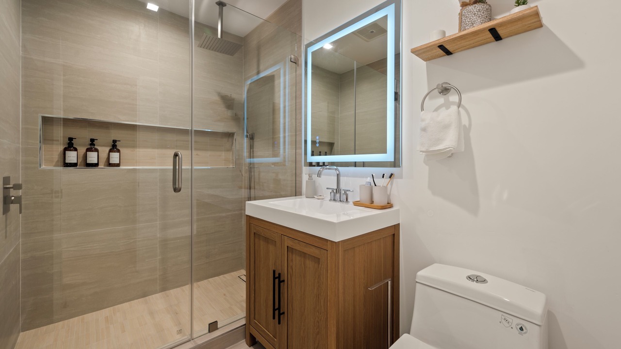 Photo of Bathroom in Woodland Hills