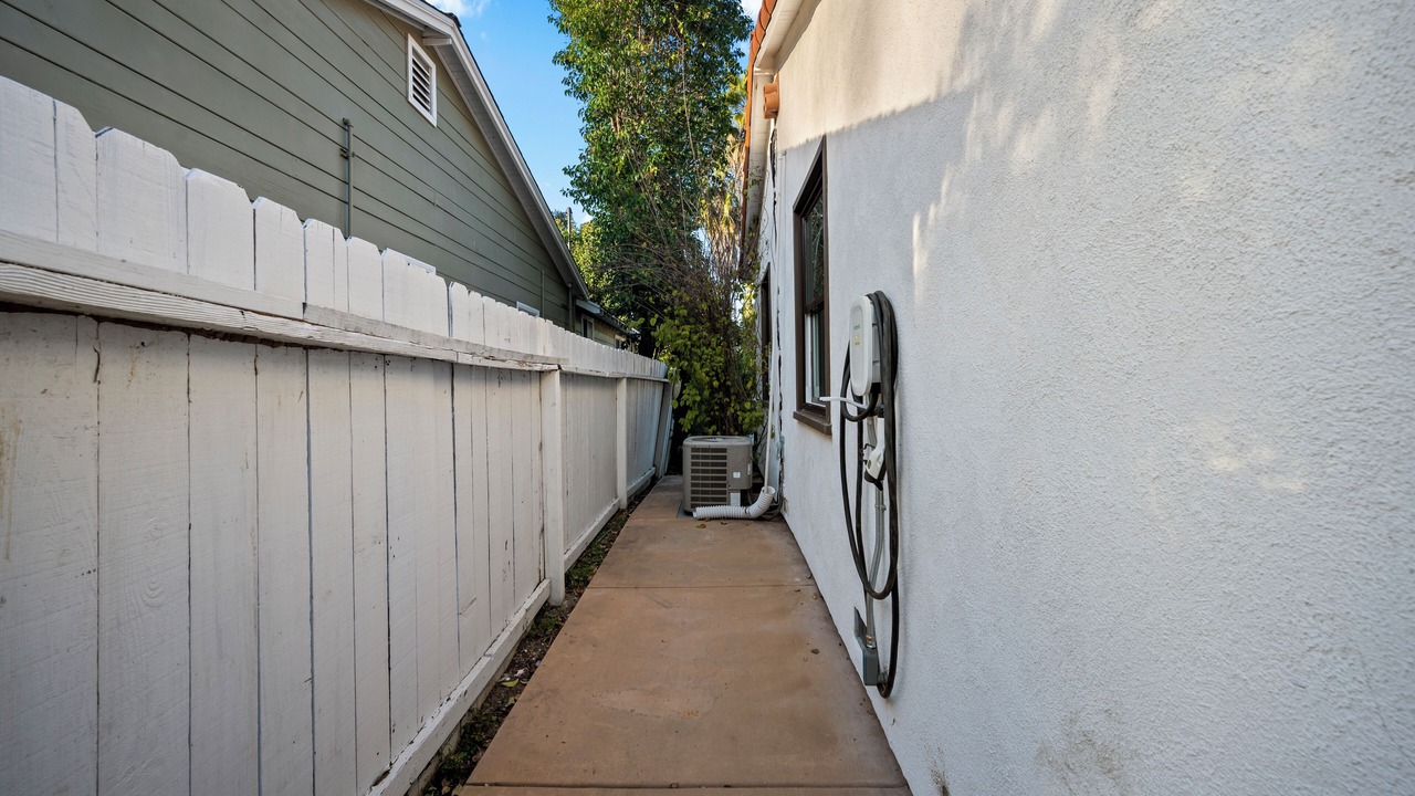 Photo of Outdoor in Woodland Hills