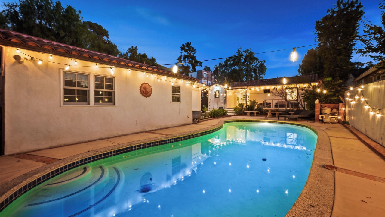 Photo of Outdoor in Woodland Hills