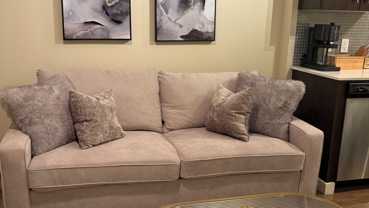 Photo of Livingroom in Mid-Wilshire