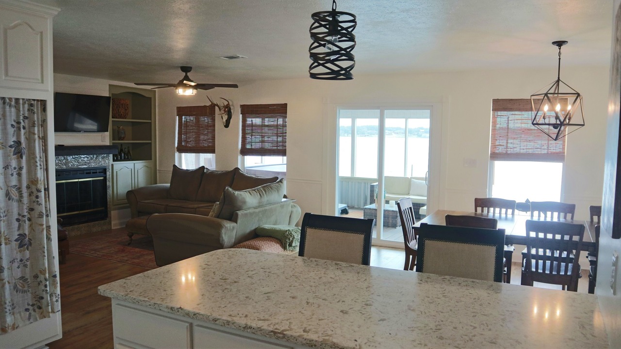 Photo of Livingroom in Thomas Drive