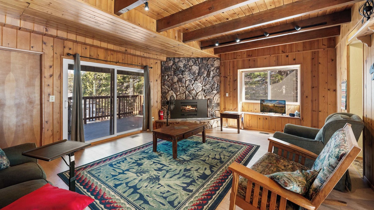 Photo of Livingroom in Running Springs