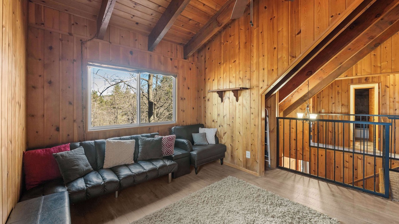 Photo of Livingroom in Running Springs