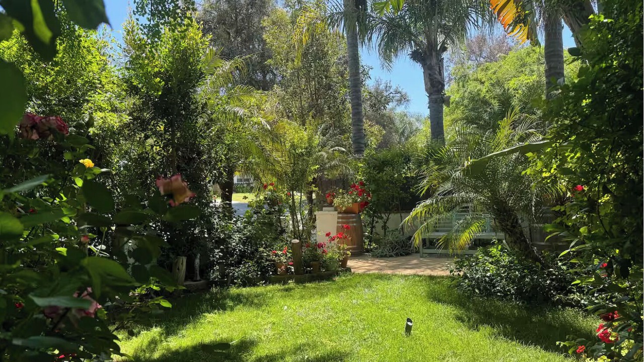 Photo of Outdoor in Woodland Hills