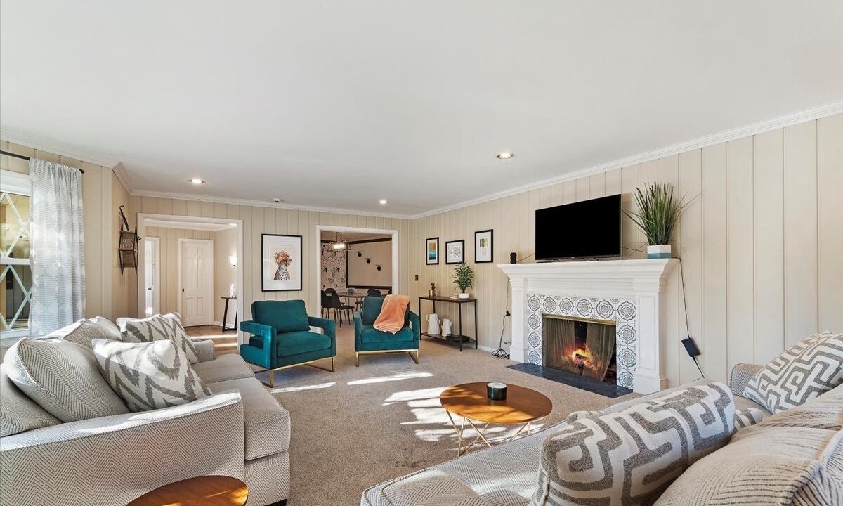 Photo of Livingroom in Central Rim