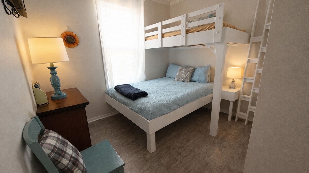 Photo of Bedroom in Pensacola Beach