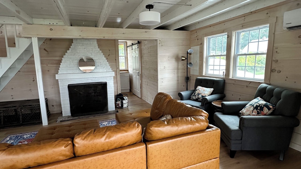 Photo of Livingroom in Orono