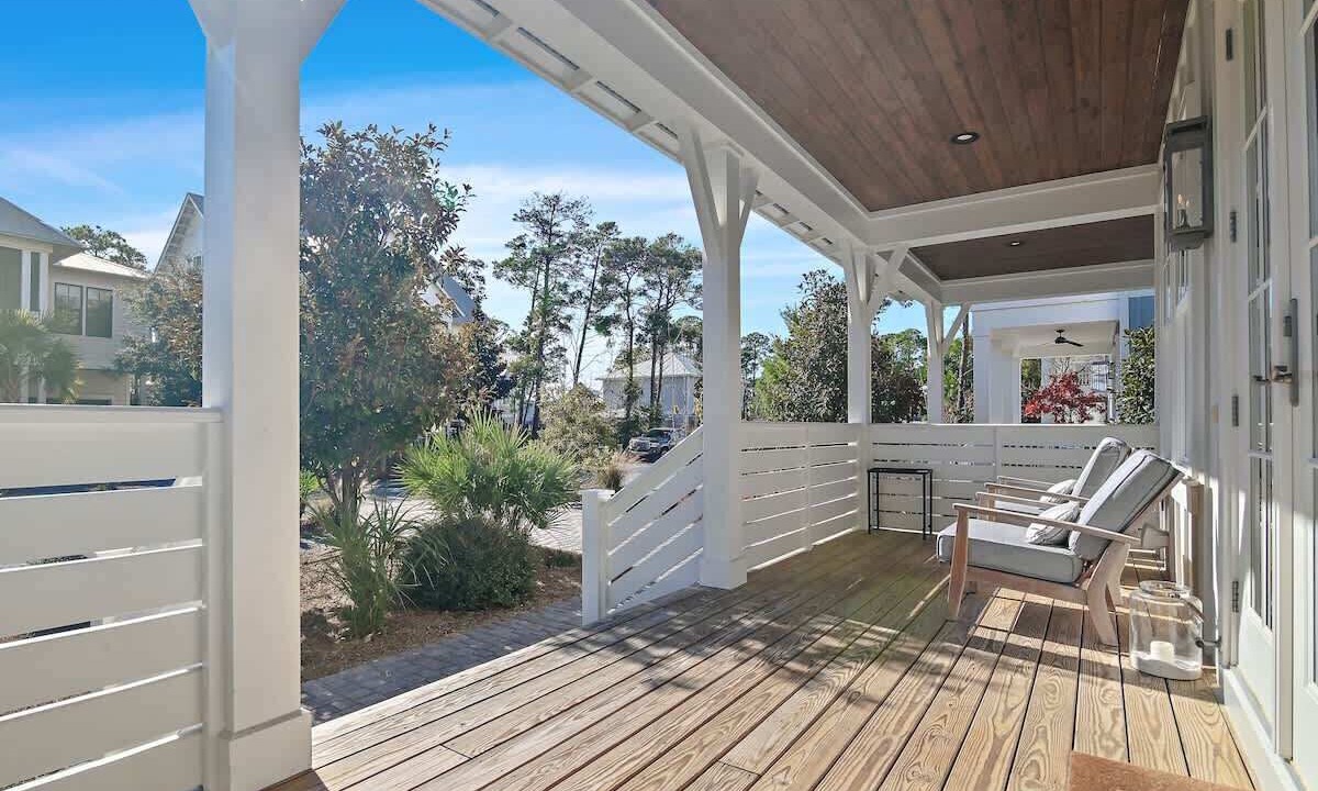 Photo of Patio Balcony in Lakeside at Blue Mountain Beach