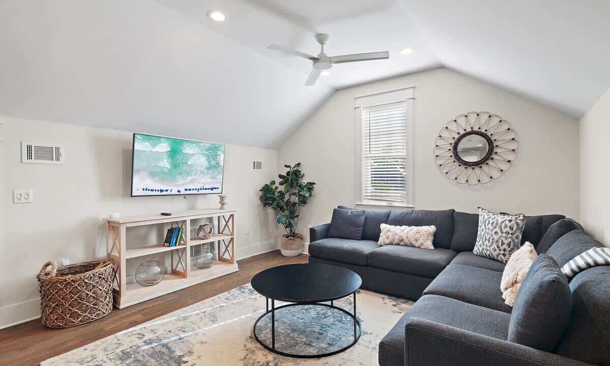Photo of Livingroom in Lakeside at Blue Mountain Beach
