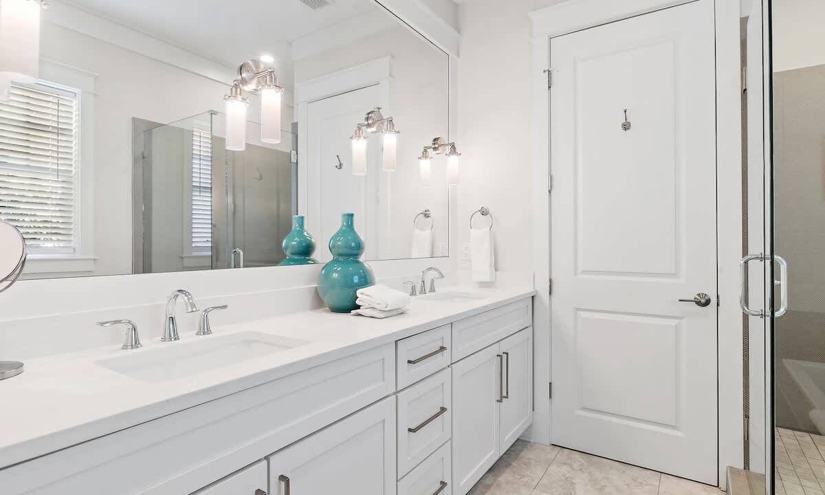 Photo of Bathroom in Lakeside at Blue Mountain Beach