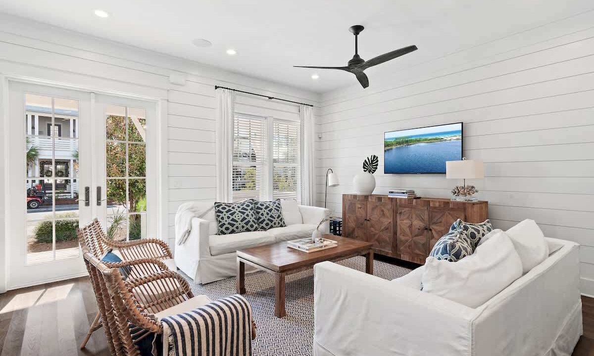 Photo of Livingroom in Lakeside at Blue Mountain Beach