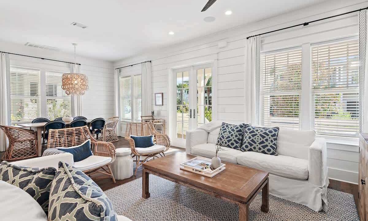 Photo of Livingroom in Lakeside at Blue Mountain Beach