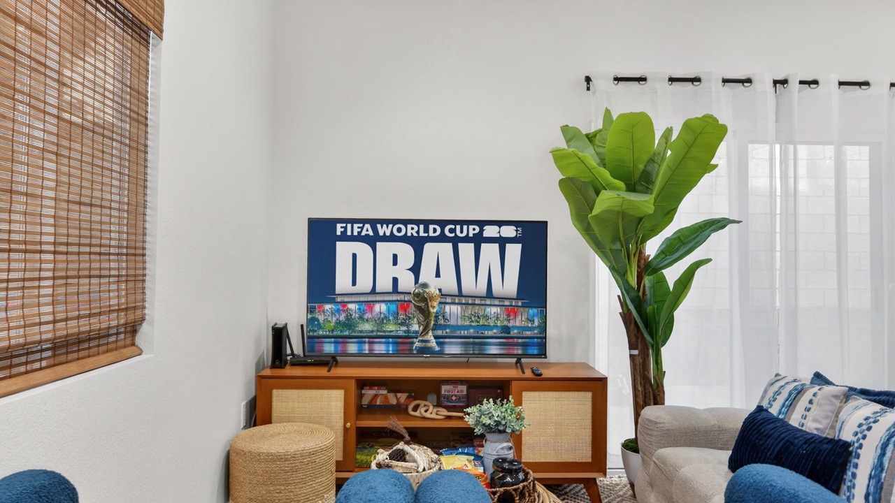 Photo of Livingroom in Midway City