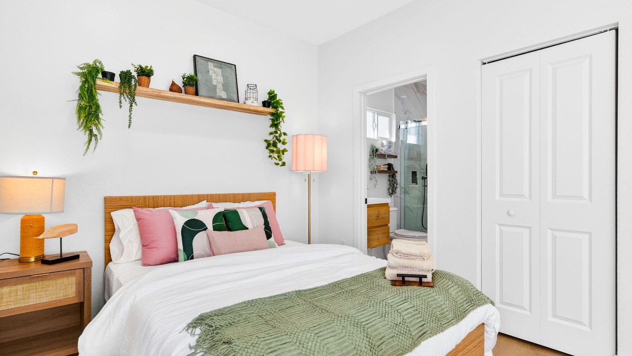 Photo of Bedroom in Midway City