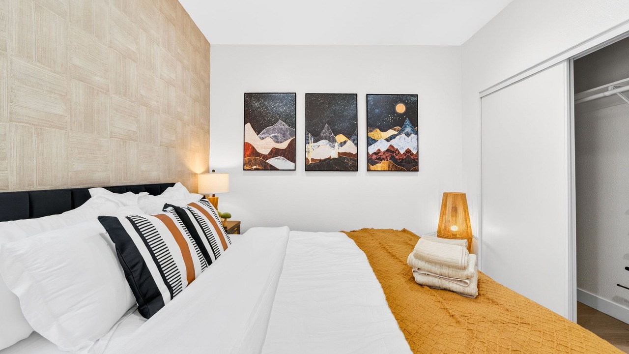Photo of Bedroom in Midway City
