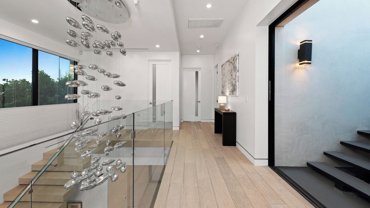 Photo of Others in Beverly Grove