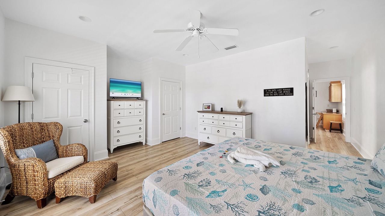 Photo of Bedroom in Gulf Lagoon Beach