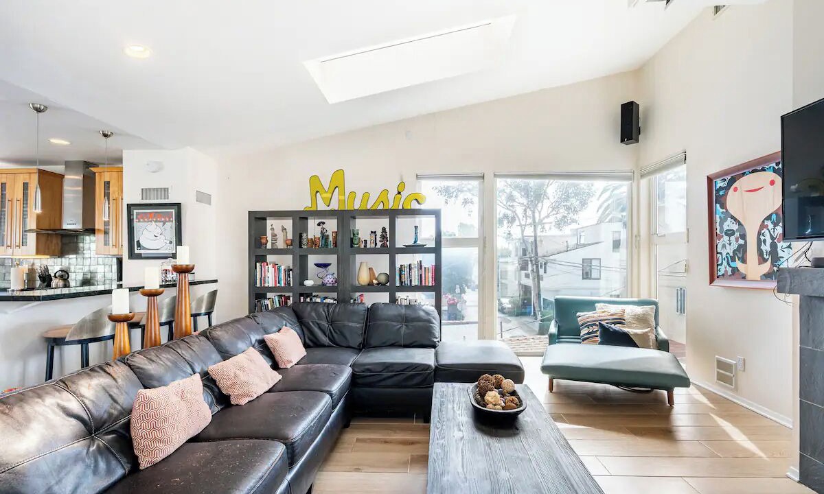 Photo of Livingroom in Venice Canals
