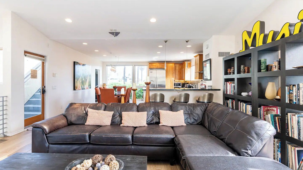 Photo of Livingroom in Venice Canals