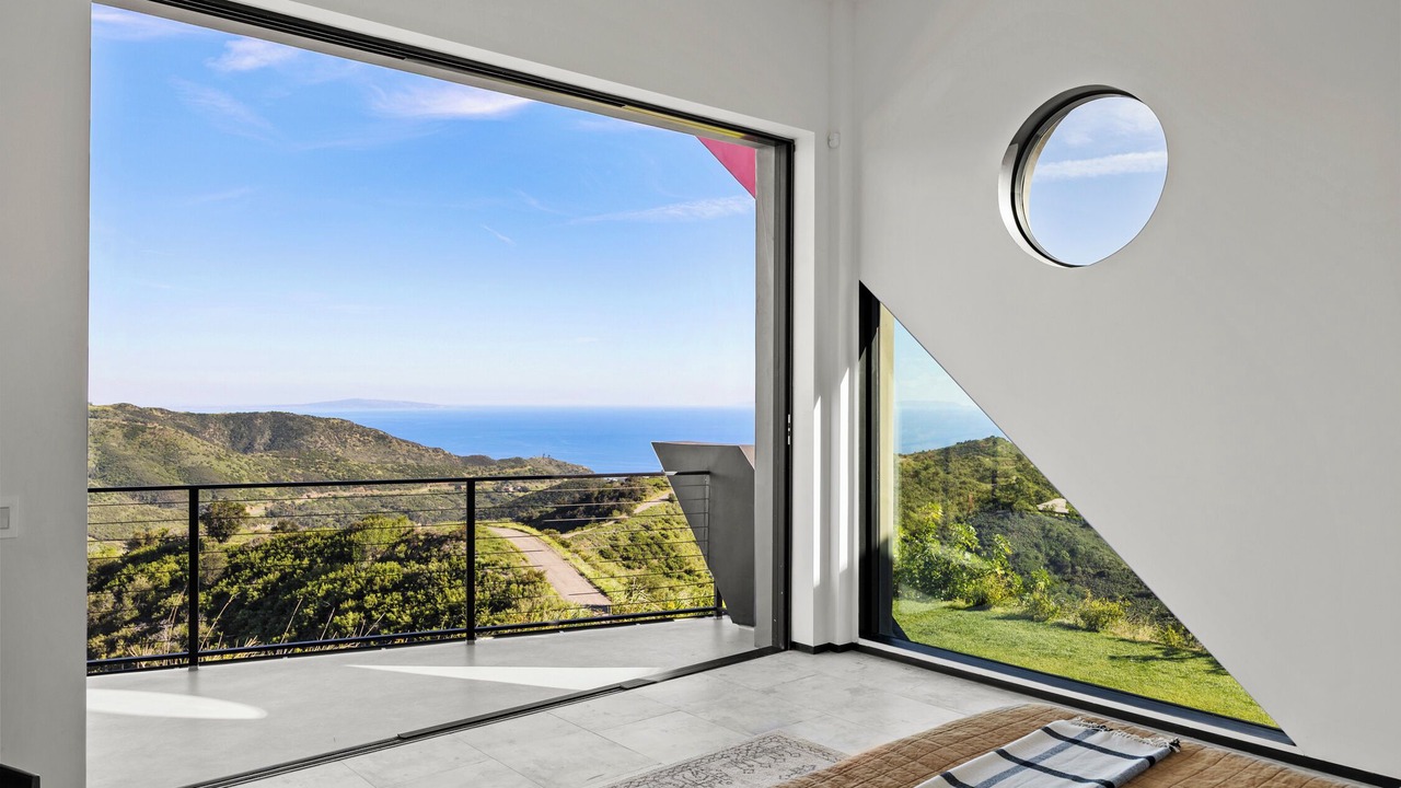 Photo of Bedroom in Malibu