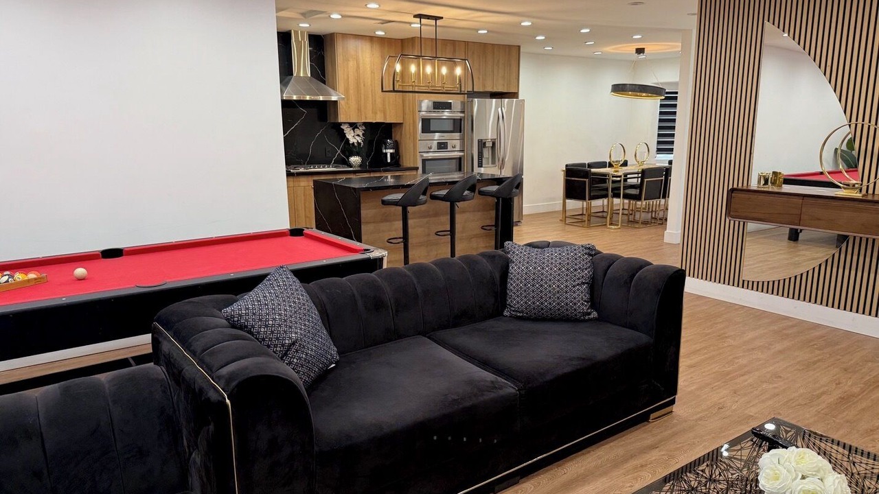 Photo of Livingroom in Valley Village