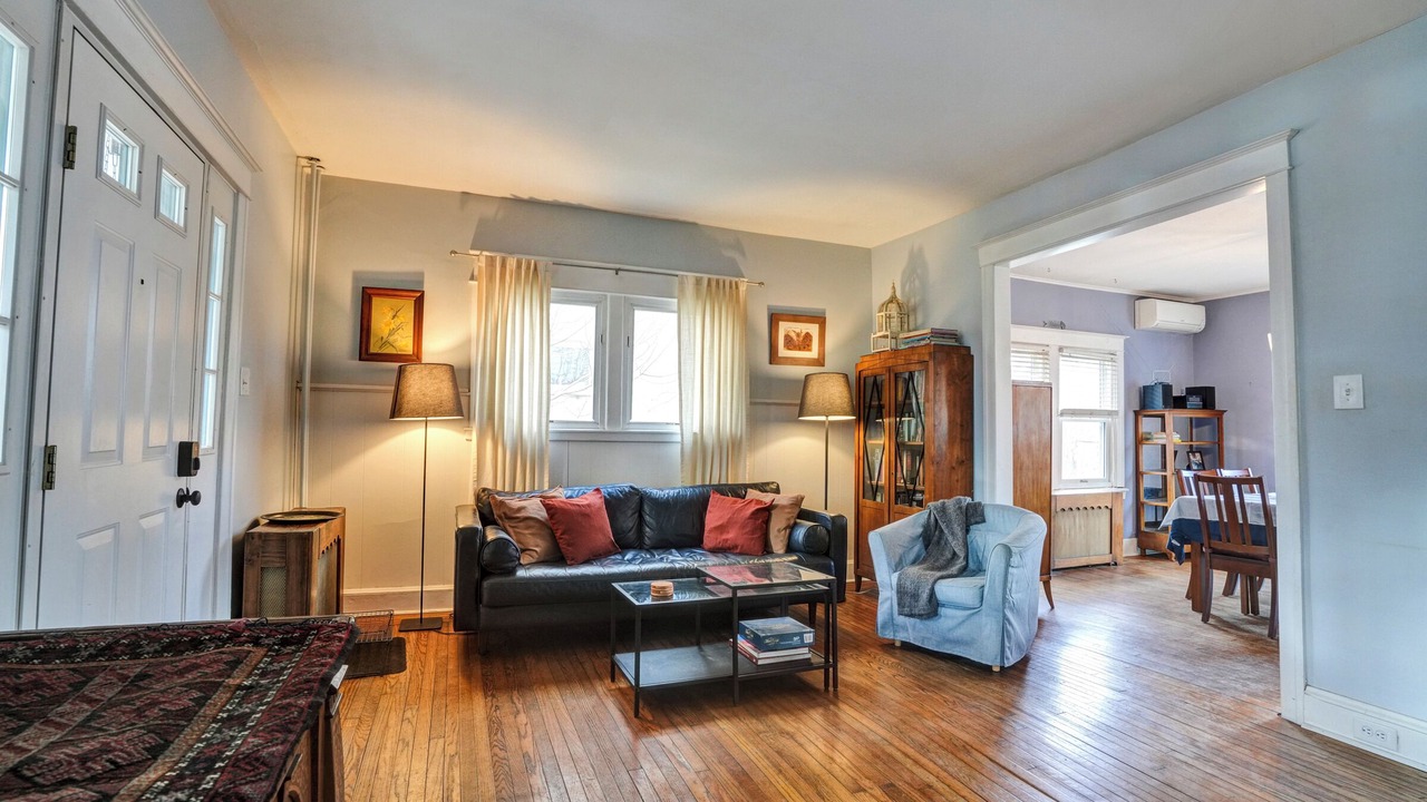 Photo of Livingroom in Phoenixville