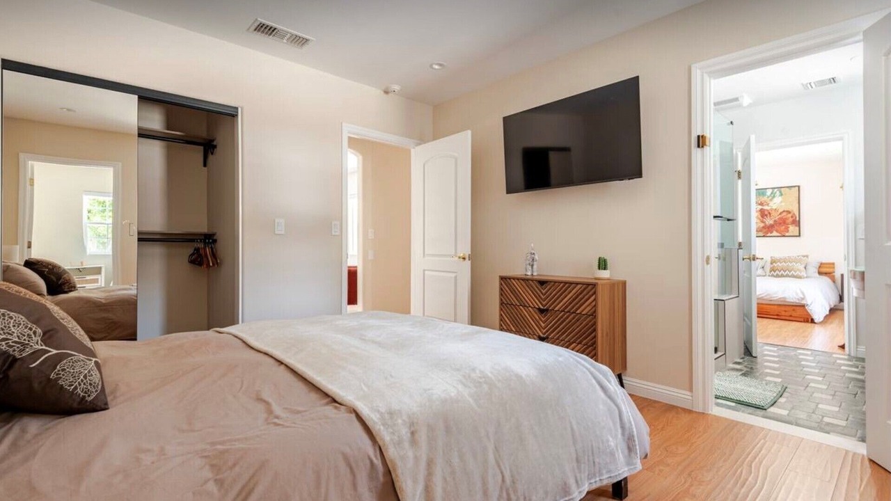 Photo of Bathroom in Valley Glen