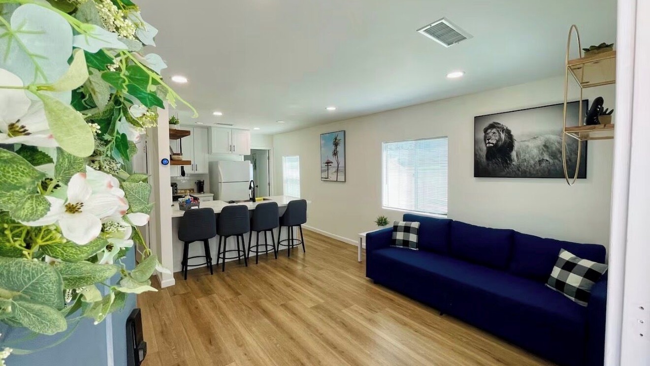 Photo of Livingroom in East Los Angeles