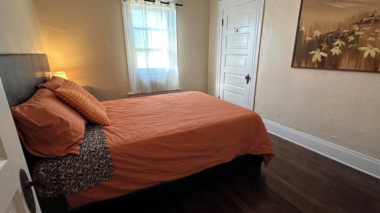 Photo of Bedroom in East Hollywood