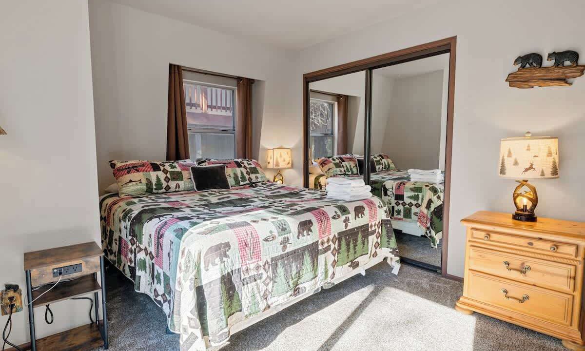 Photo of Bedroom in Big Bear Lake