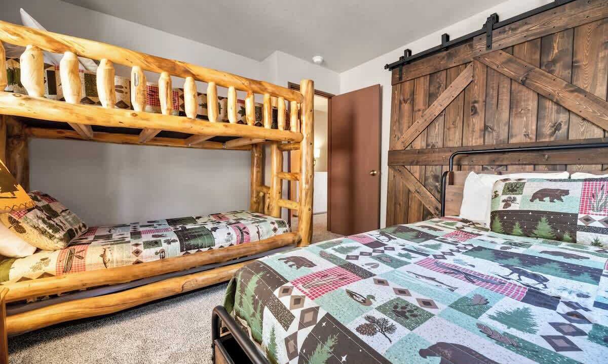 Photo of Bedroom in Big Bear Lake