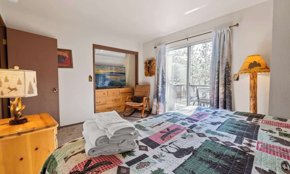 Photo of Bedroom in Big Bear Lake