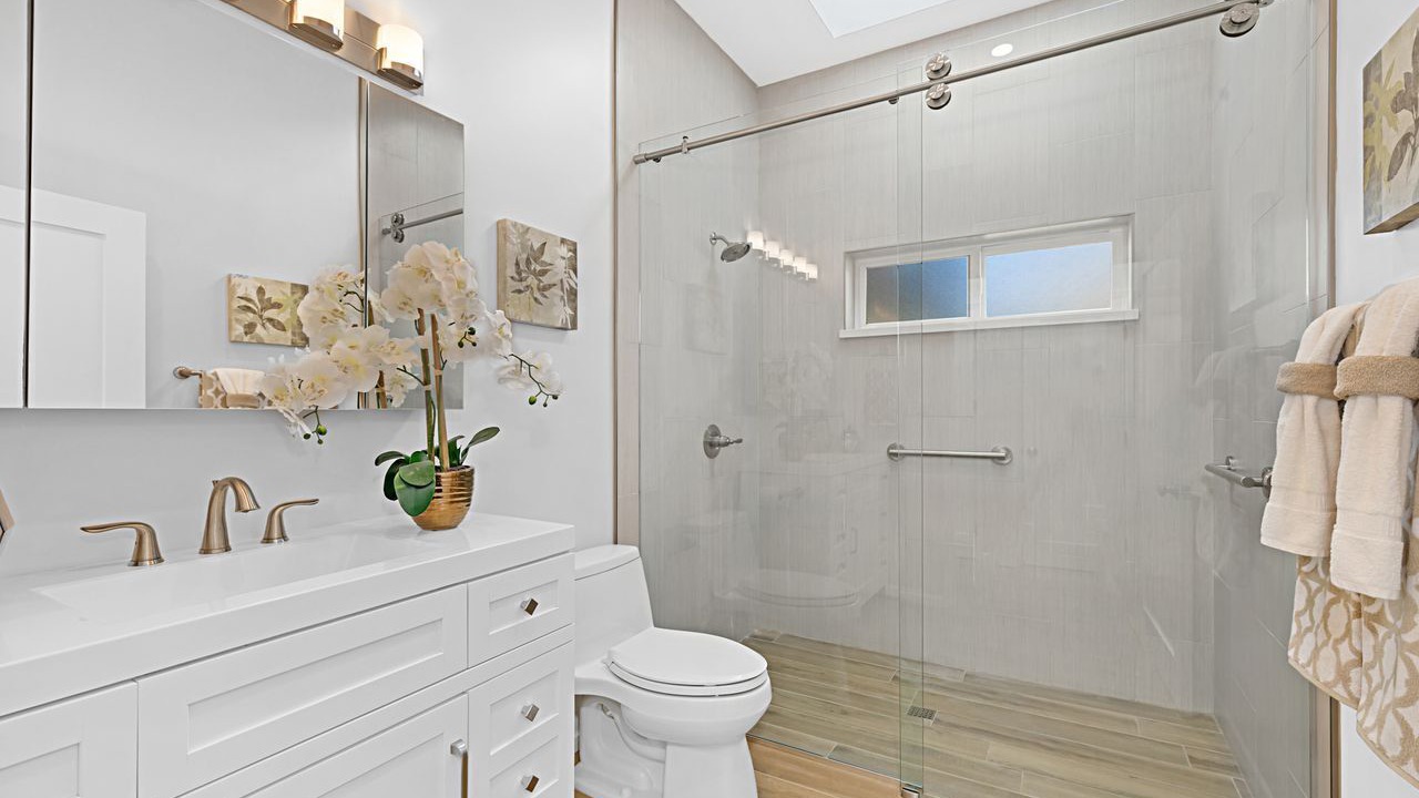 Photo of Bathroom in Altadena