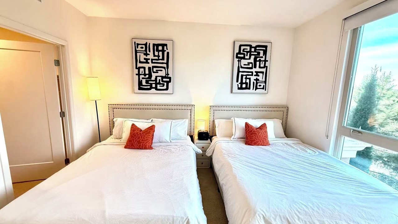 Photo of Bedroom in Lake Forest