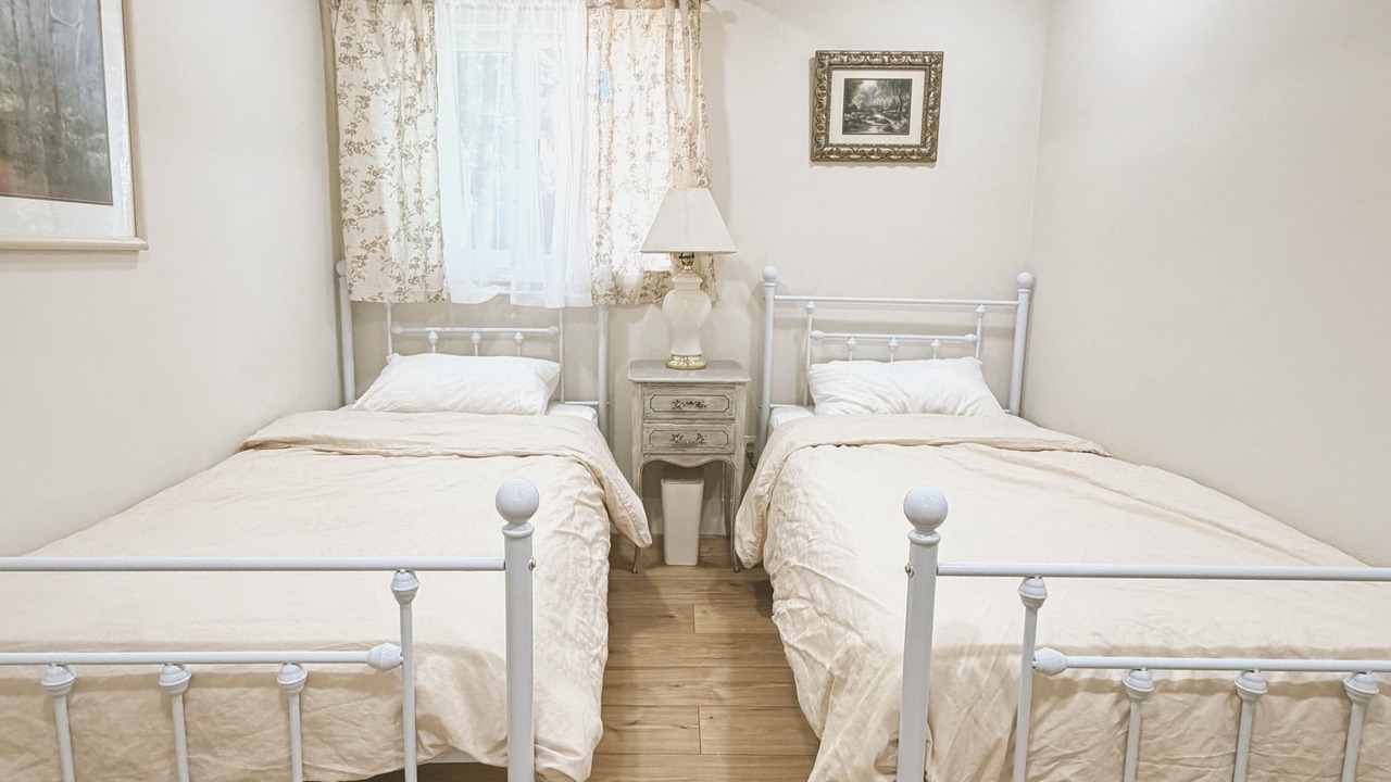 Photo of Bedroom in Running Springs