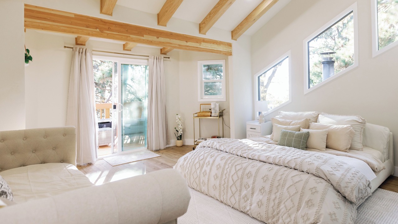 Photo of Bedroom in Running Springs