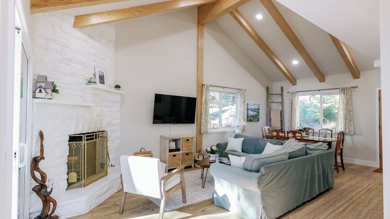 Photo of Livingroom in Running Springs