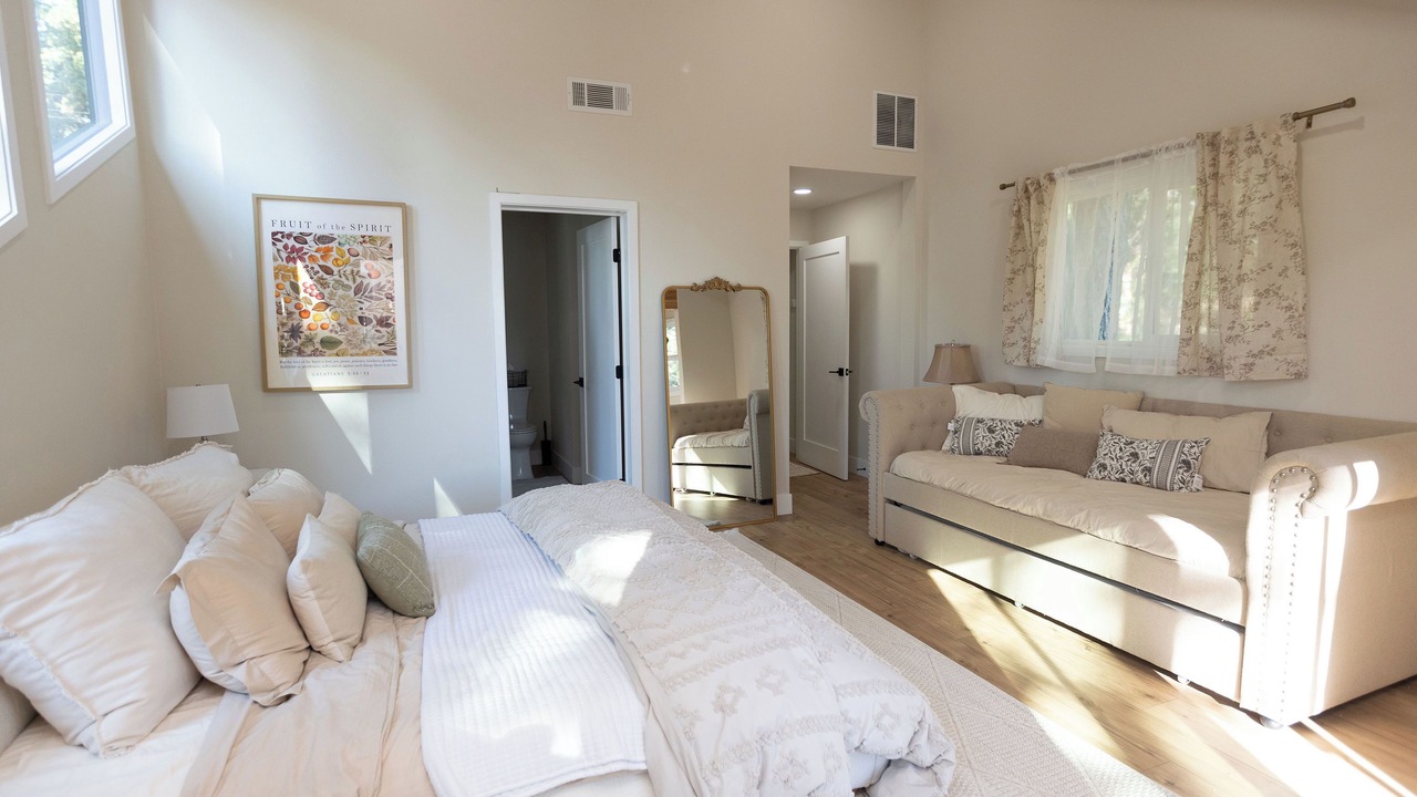 Photo of Bedroom in Running Springs