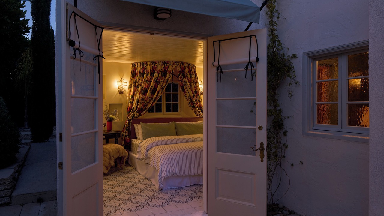 Photo of Bedroom in Mid City