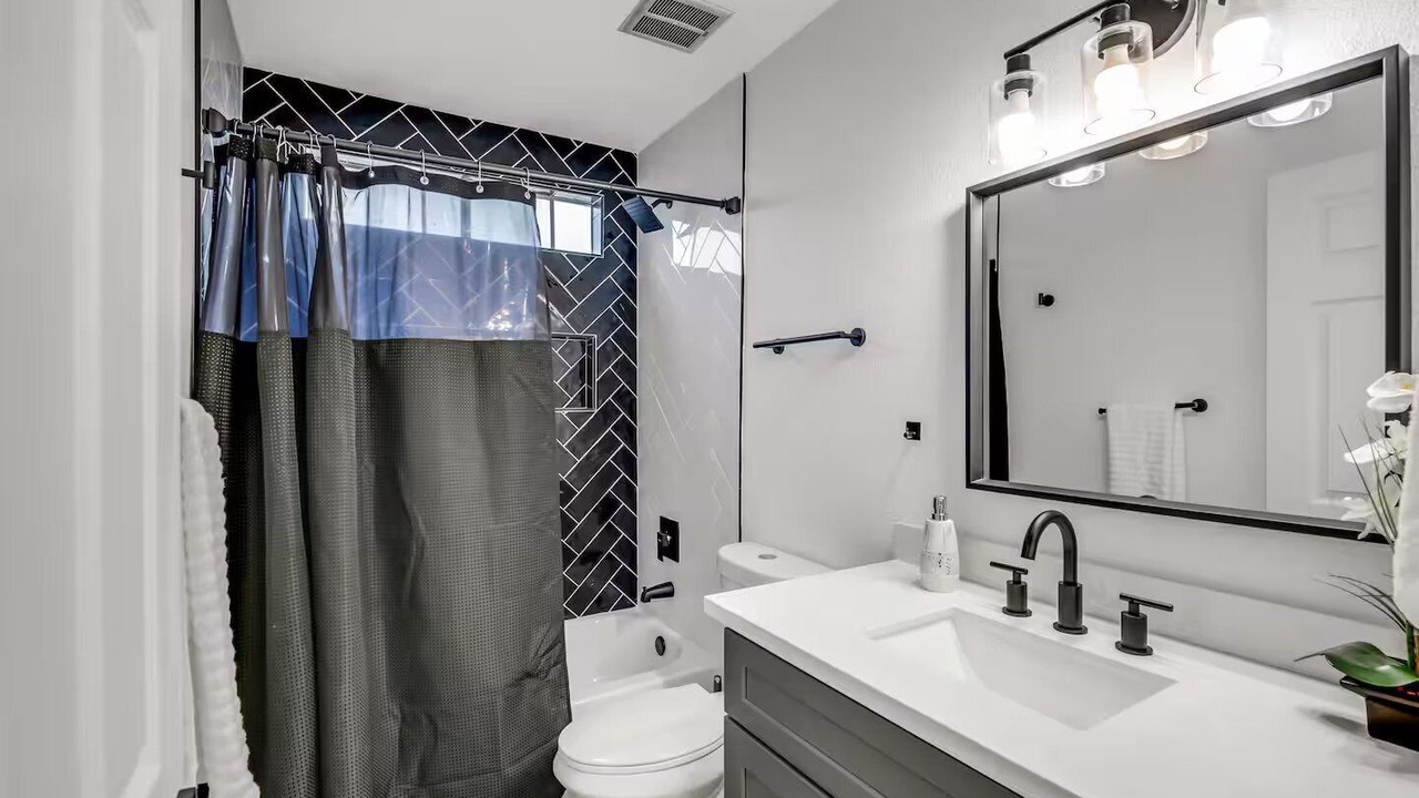 Photo of Bathroom in Chinatown