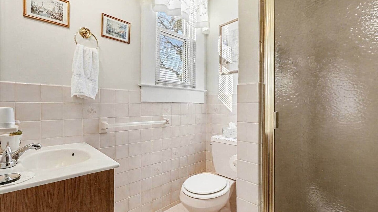 Photo of Bathroom in Manheim