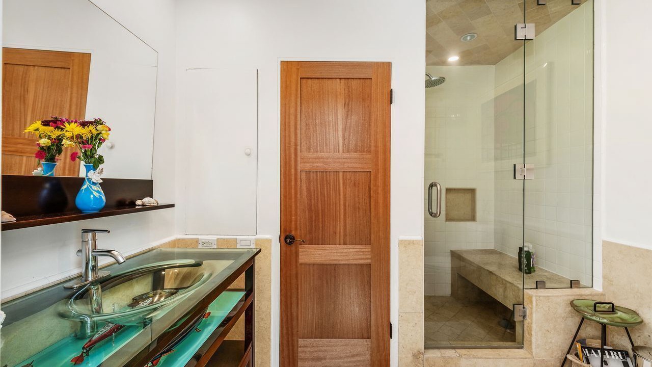 Photo of Bathroom in Eastern Malibu