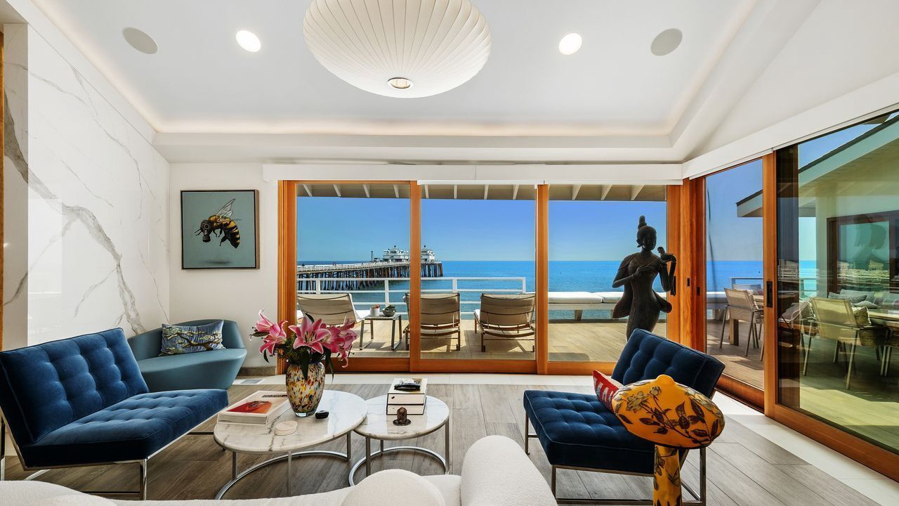 Photo of Livingroom in Eastern Malibu