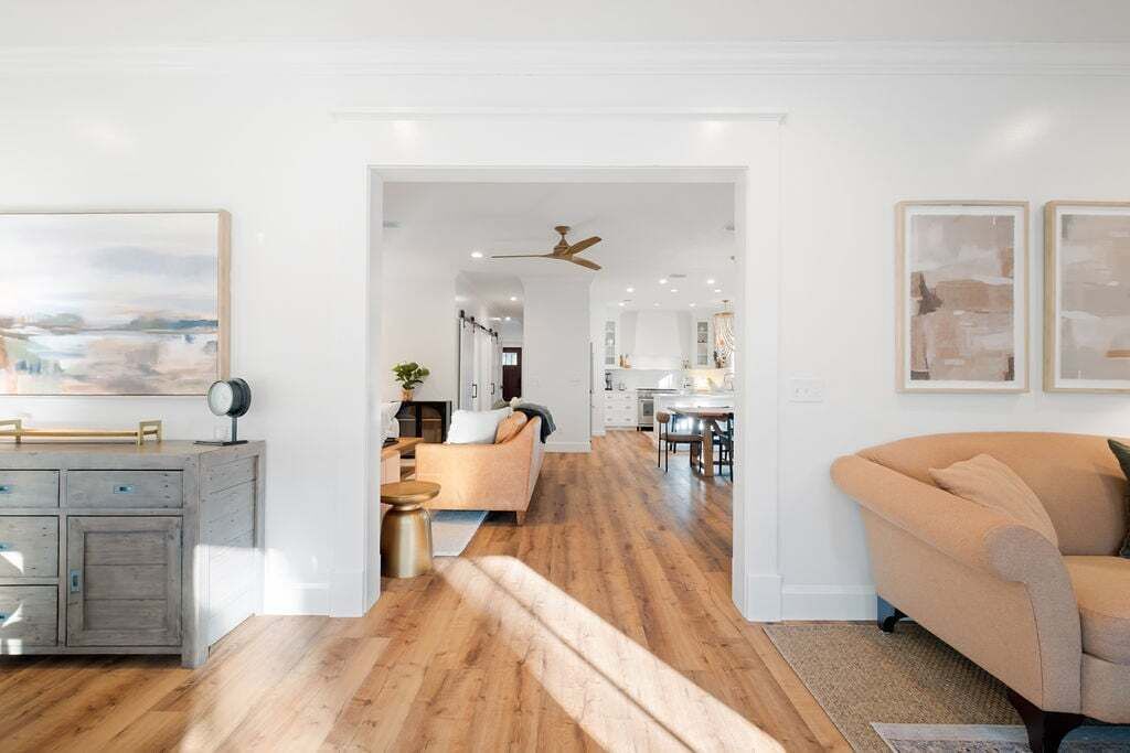 Photo of Livingroom in White's Gulfview