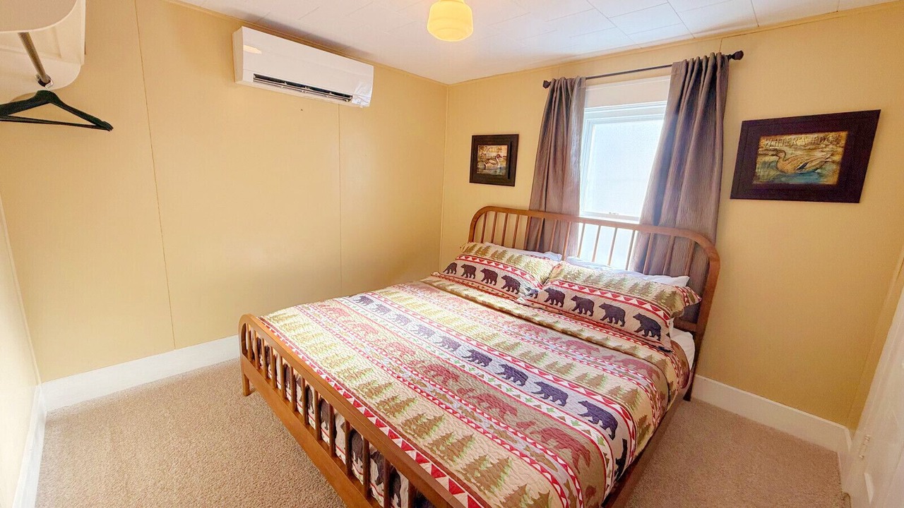 Photo of Bedroom in Greenville Junction