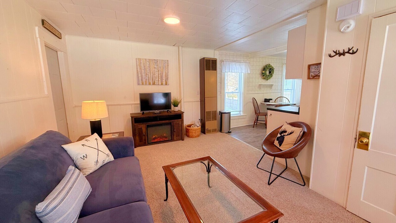 Photo of Livingroom in Greenville Junction