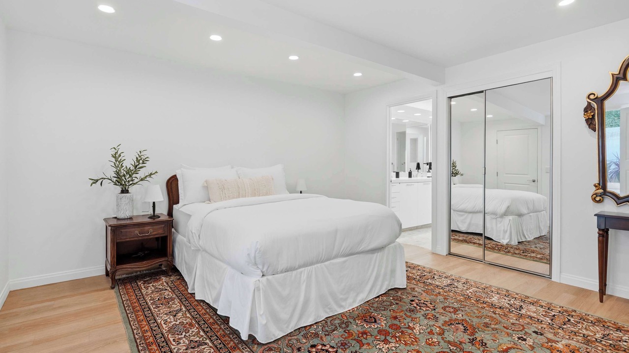 Photo of Bedroom in Beverly Glen