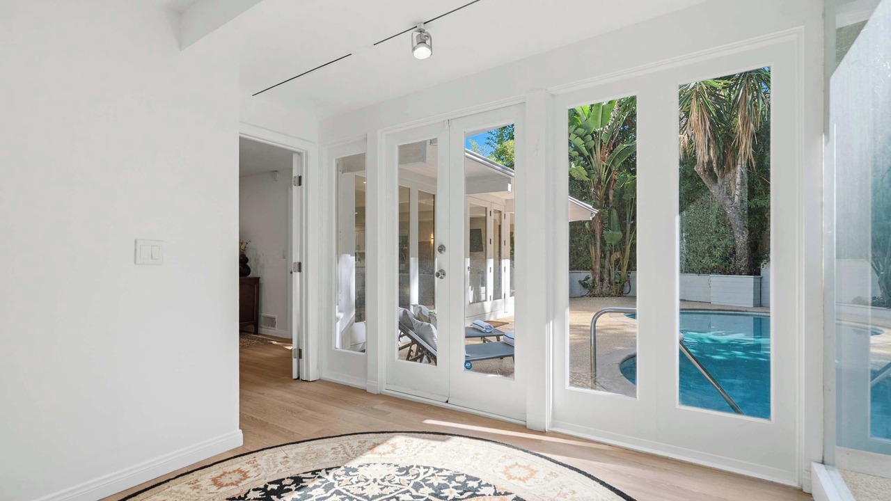 Photo of Bedroom in Beverly Glen
