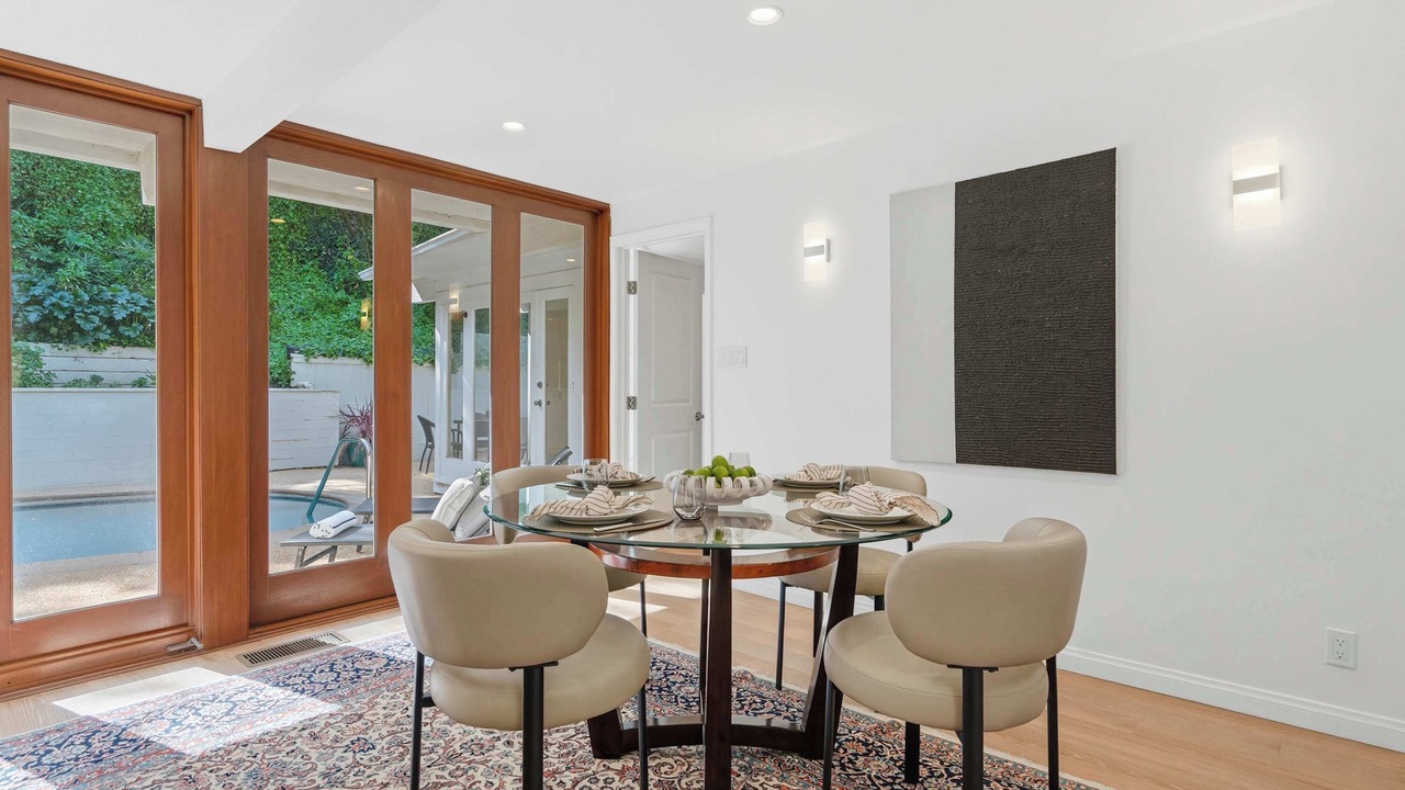 Photo of Bedroom in Beverly Glen